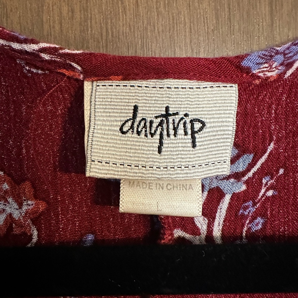 Daytrip Red Floral Tank Top - Picture 2 of 3